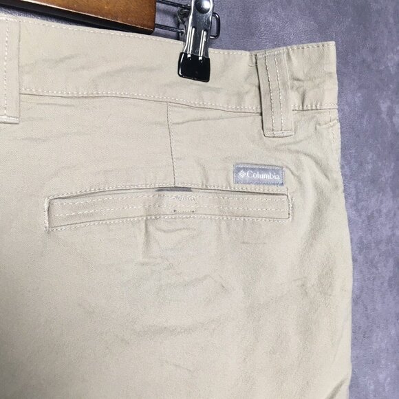 Columbia Mens Tech Shorts size 34 W x 10 L Canvas Cotton Stretch Cream Beige - Picture 10 of 13